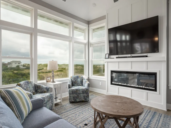 Corolla 8 Bedroom Vacation Home Steps from the Beach