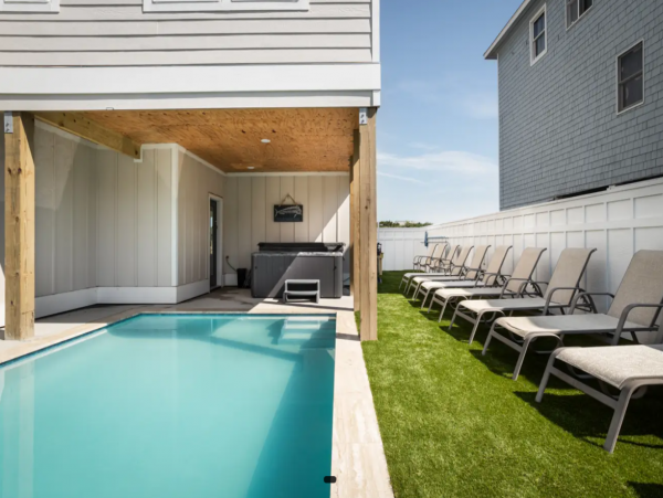 Corolla 8 Bedroom Vacation Home Steps from the Beach