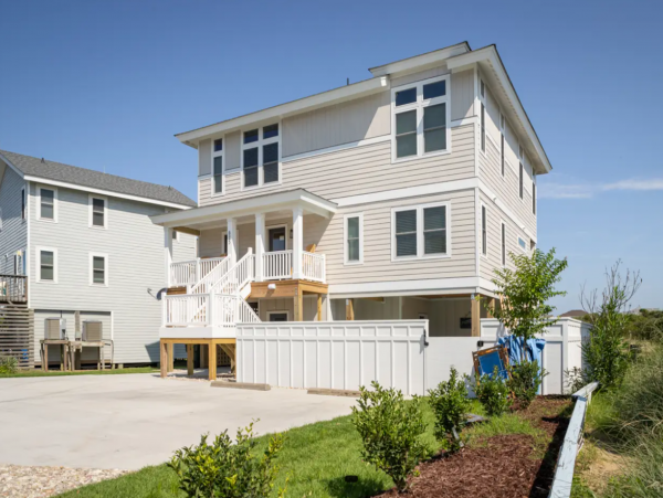 Corolla 8 Bedroom Vacation Home Steps from the Beach