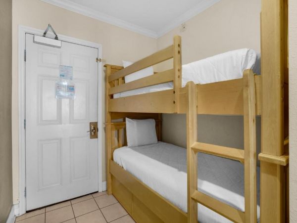 On Beach Vacation Condo Two Bedroom in Panama City