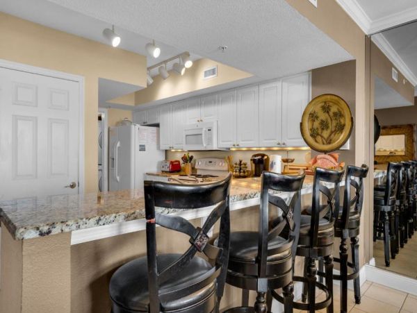 On Beach Vacation Condo Two Bedroom in Panama City