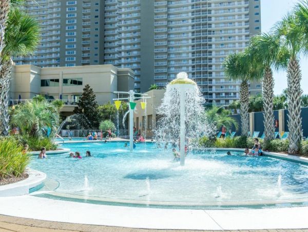 On Beach Vacation Condo Two Bedroom in Panama City