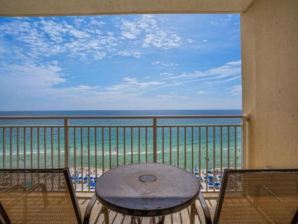 On Beach Vacation Condo Two Bedroom in Panama City