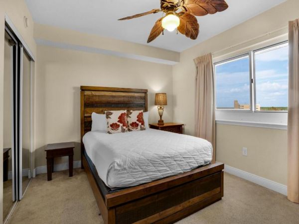 On Beach Vacation Condo Two Bedroom in Panama City