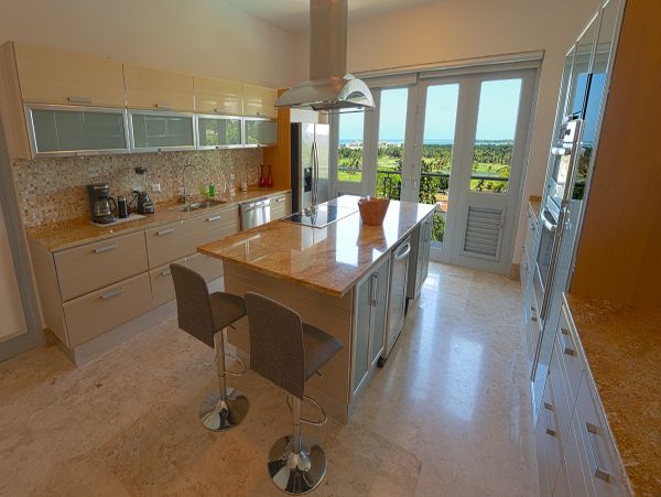 Luxury Five Bedroom Villa with Ocean Views