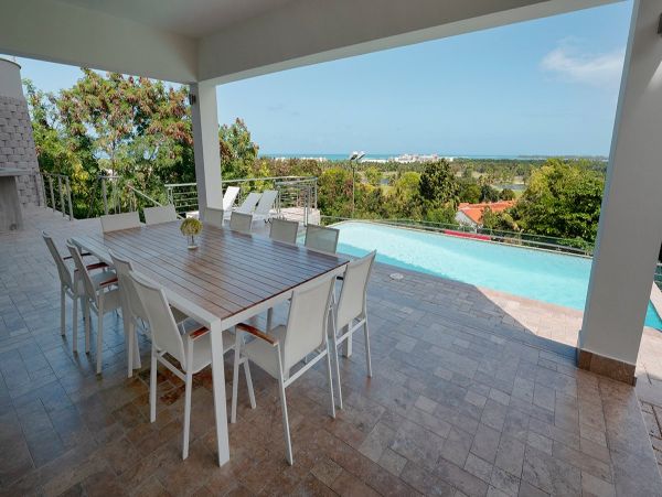 Luxury Five Bedroom Villa with Ocean Views