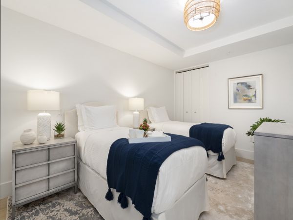 Luxury Three Bedroom Vacation Condo in Siesta Key