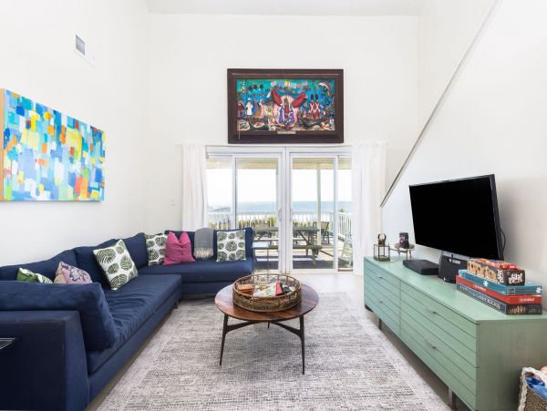 Folly Beach Classic Beach House Right on the Beach Sleeps 14 Guests