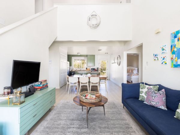 Folly Beach Classic Beach House Right on the Beach Sleeps 14 Guests