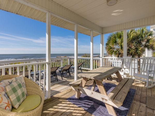 Folly Beach Classic Beach House Right on the Beach Sleeps 14 Guests