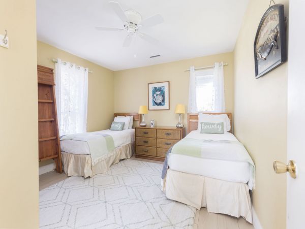 Folly Beach Classic Beach House Right on the Beach Sleeps 14 Guests