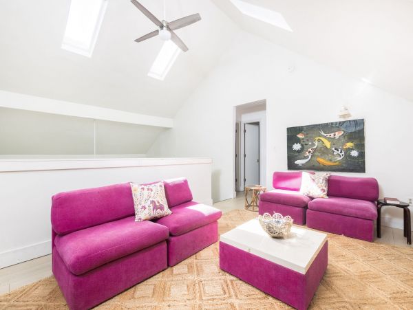 Folly Beach Classic Beach House Right on the Beach Sleeps 14 Guests