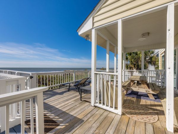 Folly Beach Classic Beach House Right on the Beach Sleeps 14 Guests