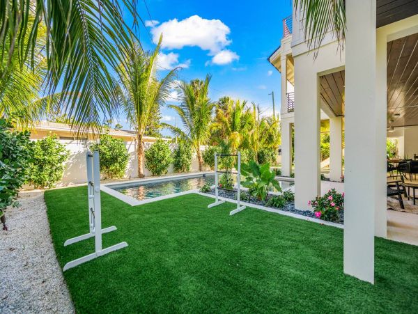 Holmes Beach Stunning Four Bedroom Vacation Home