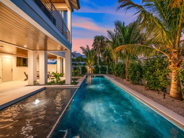 Holmes Beach Stunning Four Bedroom Vacation Home