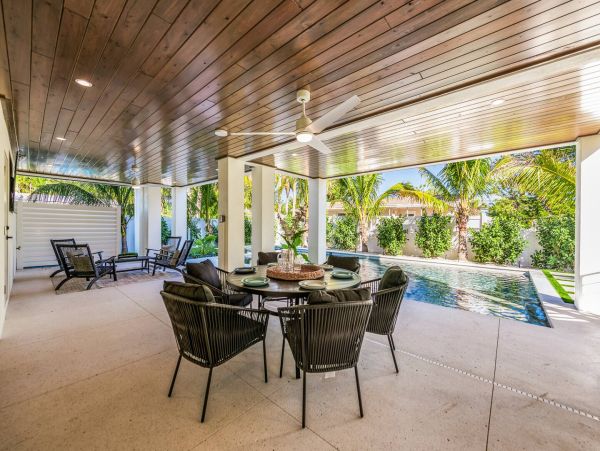 Holmes Beach Stunning Four Bedroom Vacation Home