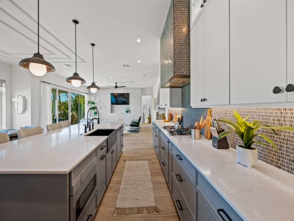 Holmes Beach Stunning Four Bedroom Vacation Home