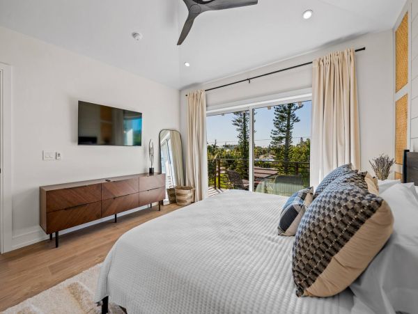 Holmes Beach Stunning Four Bedroom Vacation Home
