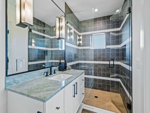 Holmes Beach Stunning Four Bedroom Vacation Home