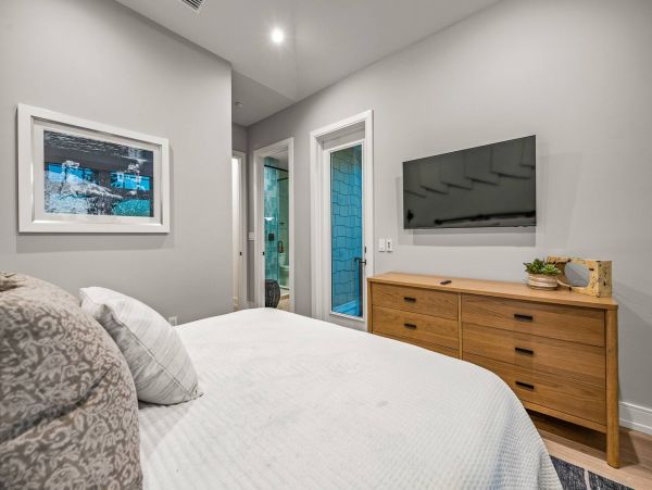 Holmes Beach Stunning Four Bedroom Vacation Home