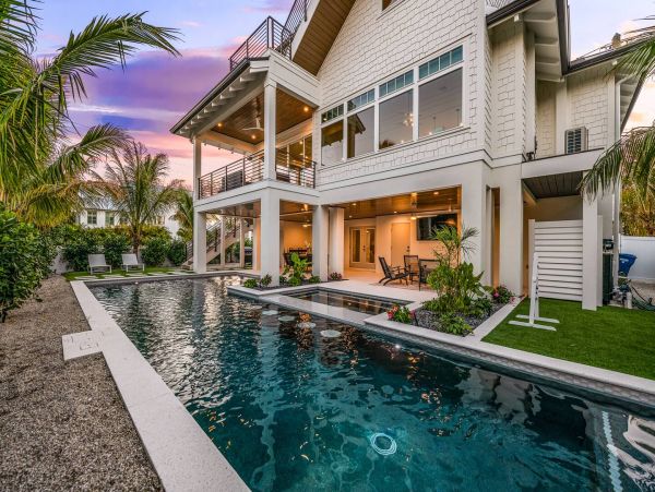 Holmes Beach Stunning Four Bedroom Vacation Home