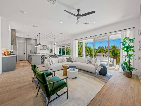 Holmes Beach Stunning Four Bedroom Vacation Home