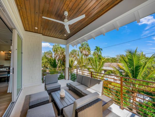 Holmes Beach Stunning Four Bedroom Vacation Home
