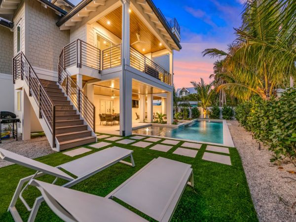 Holmes Beach Stunning Four Bedroom Vacation Home