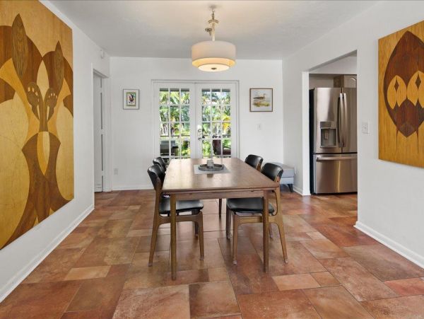 Bright & Cheerful Florida Style Ranch Home in Marco Island
