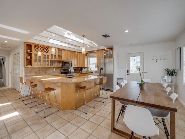 Stunning Vacation Villa 40 Steps from the Beach in Anna Maria Island