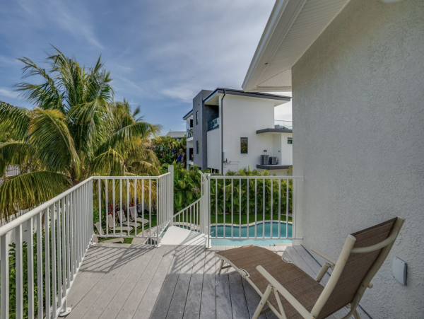 Stunning Vacation Villa 40 Steps from the Beach in Anna Maria Island