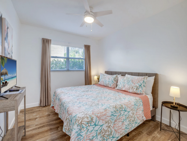Stunning Vacation Villa 40 Steps from the Beach in Anna Maria Island