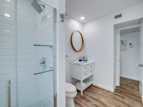 Stunning Vacation Villa 40 Steps from the Beach in Anna Maria Island