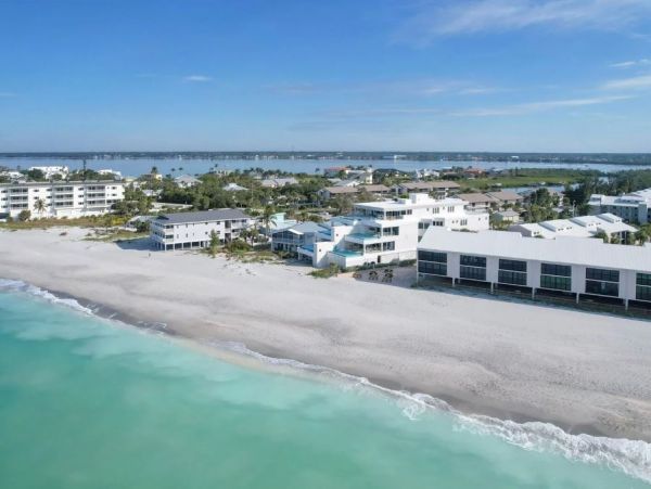 Luxury Beach Front Englewood Vacation Condo
