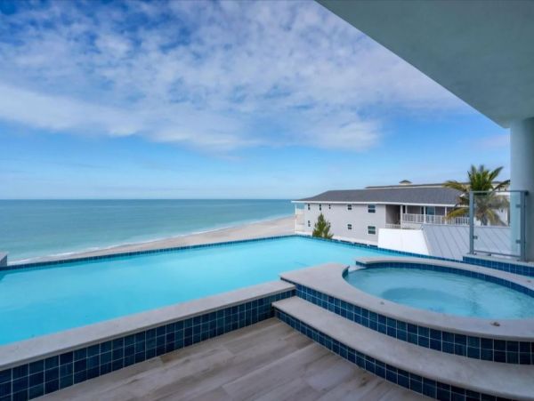 Luxury Beach Front Englewood Vacation Condo