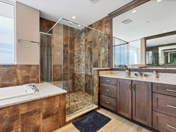 Luxury Beach Front Englewood Vacation Condo