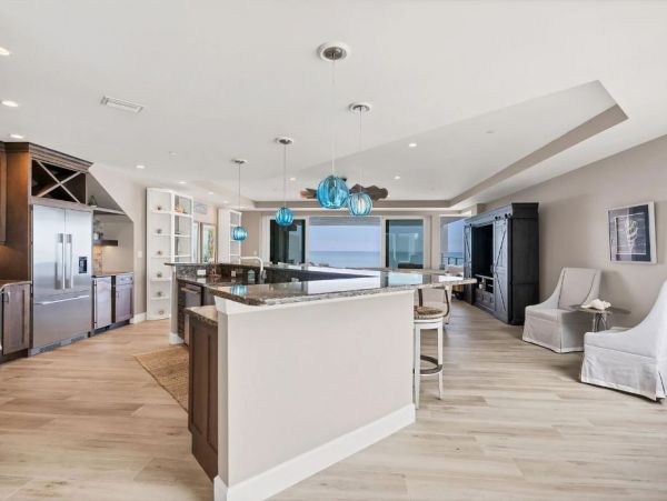 Luxury Beach Front Englewood Vacation Condo