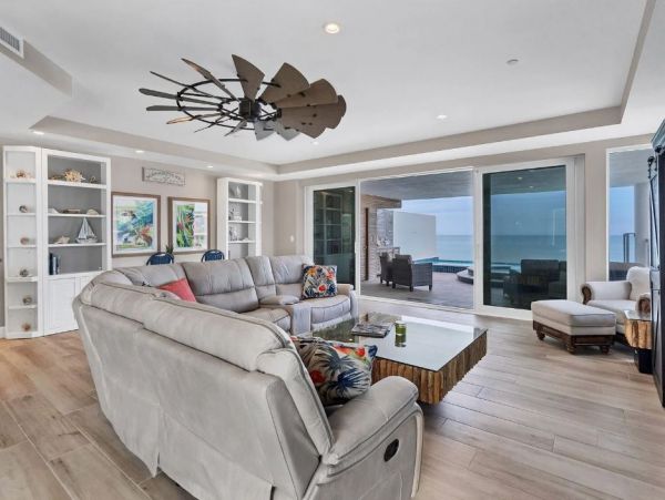Luxury Beach Front Englewood Vacation Condo