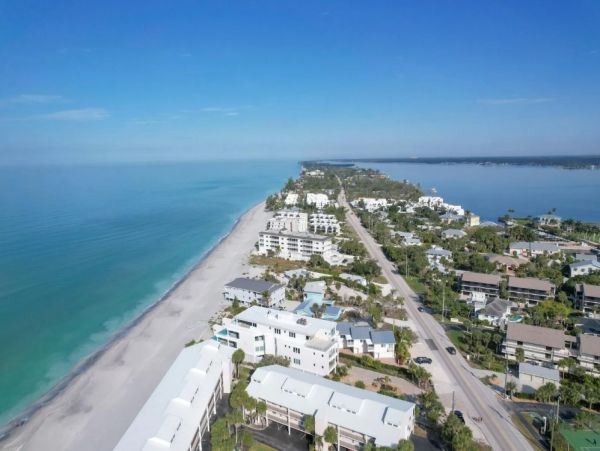 Luxury Beach Front Englewood Vacation Condo