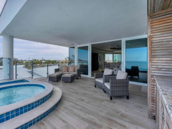 Luxury Beach Front Englewood Vacation Condo