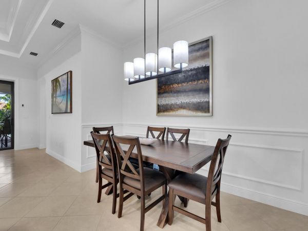 Walk to Beach Vacation Pool Home in Naples