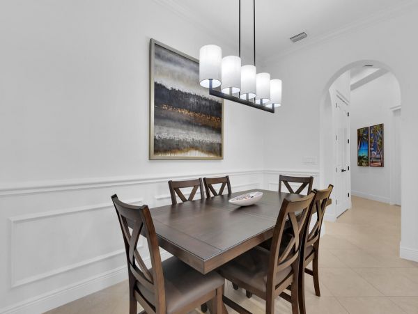 Walk to Beach Vacation Pool Home in Naples