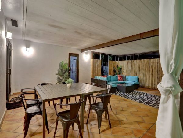 Explore Hollywood: Stylish Vacation Rental Home