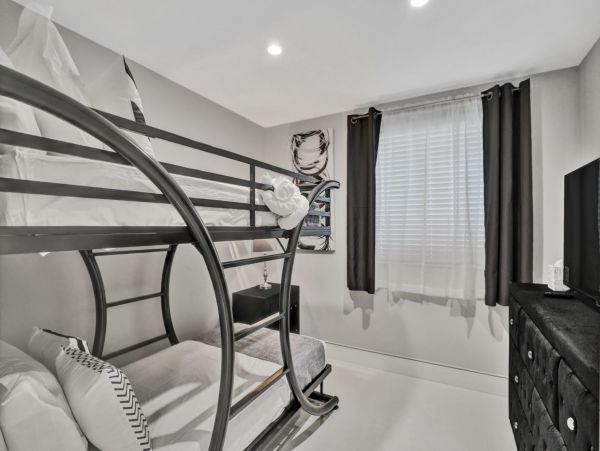 Explore Hollywood: Stylish Vacation Rental Home