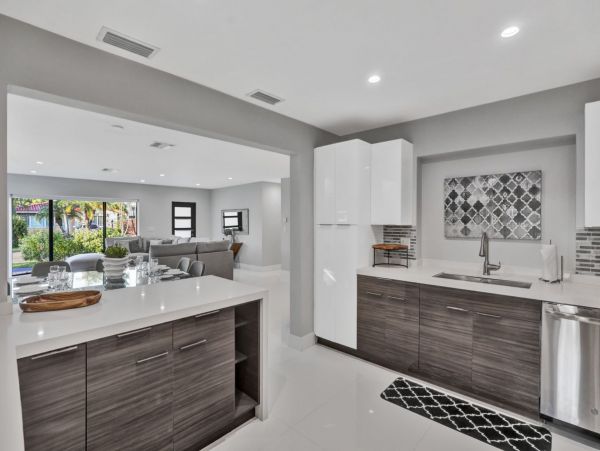 Explore Hollywood: Stylish Vacation Rental Home