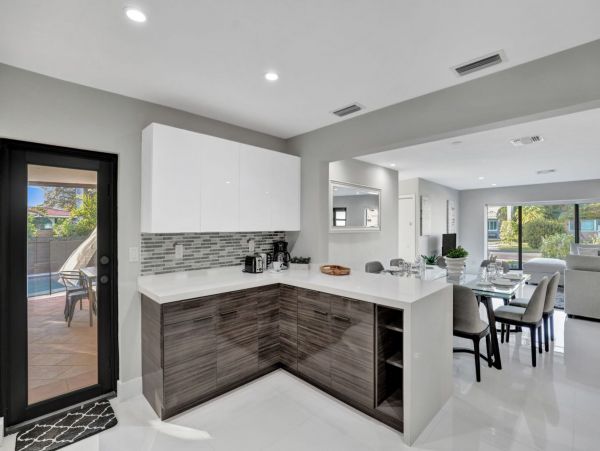 Explore Hollywood: Stylish Vacation Rental Home
