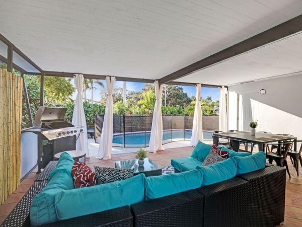 Explore Hollywood: Stylish Vacation Rental Home