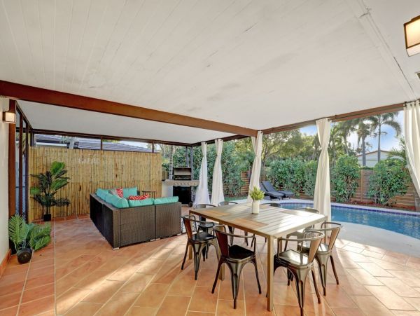 Explore Hollywood: Stylish Vacation Rental Home