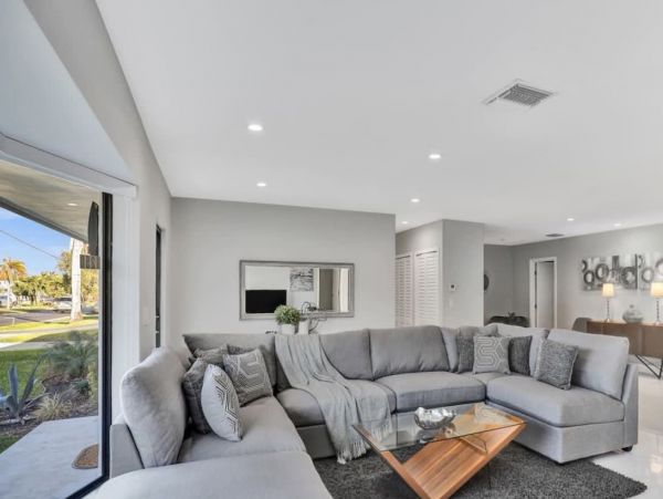 Explore Hollywood: Stylish Vacation Rental Home