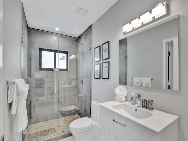 Explore Hollywood: Stylish Vacation Rental Home